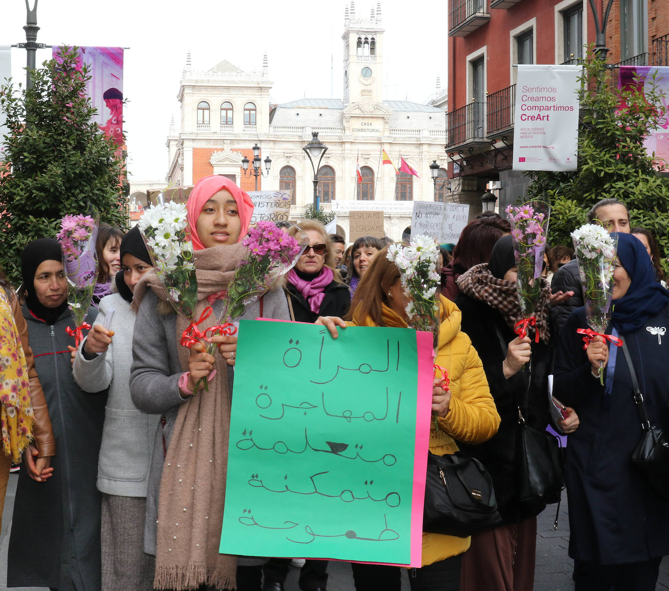 Miles de personas salen a la calle en Valladolid para reclamar la igualdad real de las mujeres.