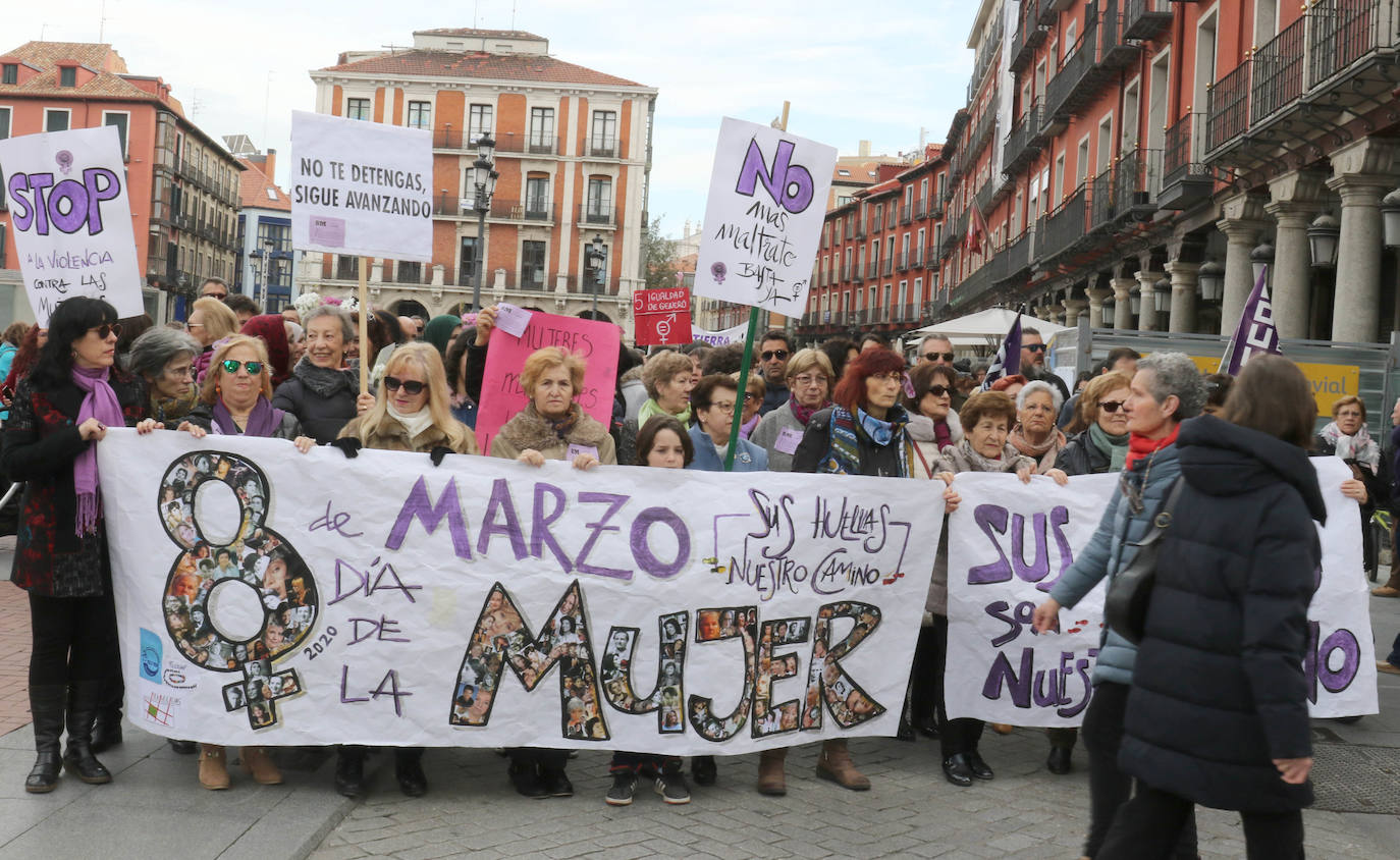 Miles de personas salen a la calle en Valladolid para reclamar la igualdad real de las mujeres.