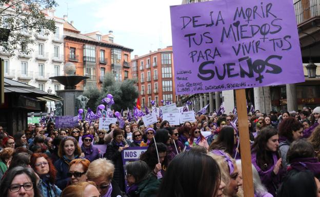 El acto matutino del 8-M en Valladolid apela a la igualdad real y frente a la violencia contra las mujeres