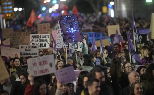 Manifestación vespertina por las calles de Valladolid.