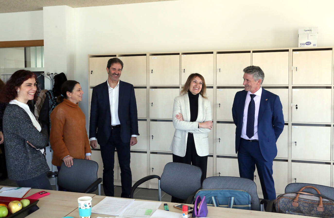 La consejera de Educación, Rocío Lucas, visita el Instituto de Enseñanza Secundaria Obligatoria (ESO) de Arroyo de la Encomienda (Valladolid).