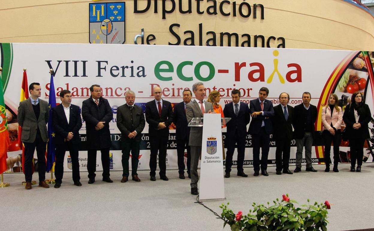 Autoridades españolas y potuguesas durante la inauguración. de una edición de Ecoraya