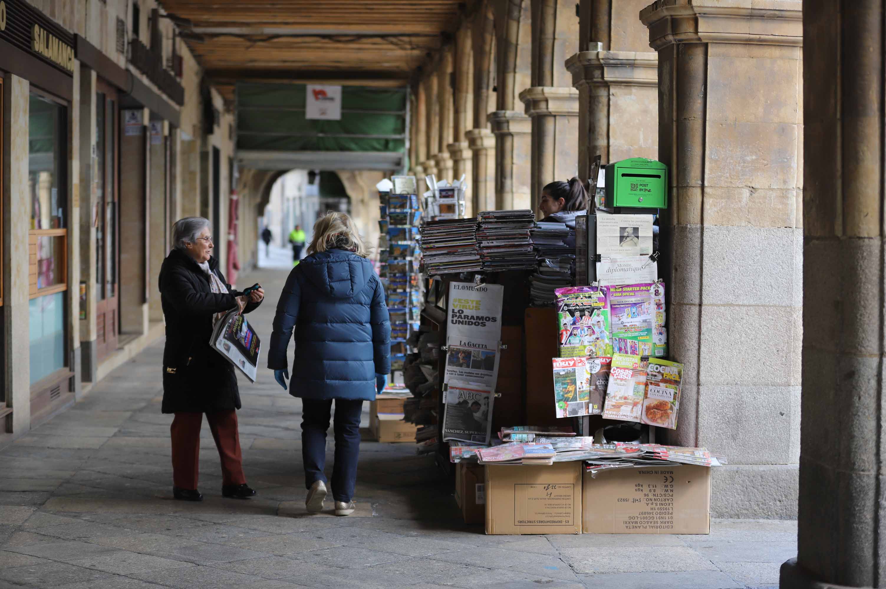 Salamanca ha vivido hoy el primer día en estado de alerta con las calles prácticamente vacías. 