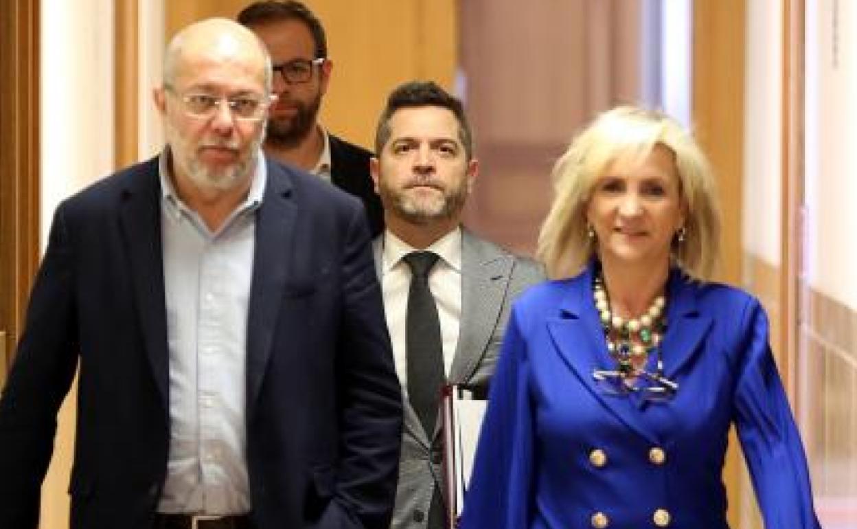 El vicepresidente Igea y la consejera Casado, en una imagen de la semana pasada,junto al director de Comunicación y un miembro del gabinete de la consejera.