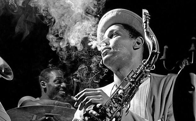 El saxofonista Dexter Gordon en Nueva York (1948). 