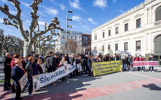 Manifestación de apoyo en Burgos a los jugadores de la Arandina.