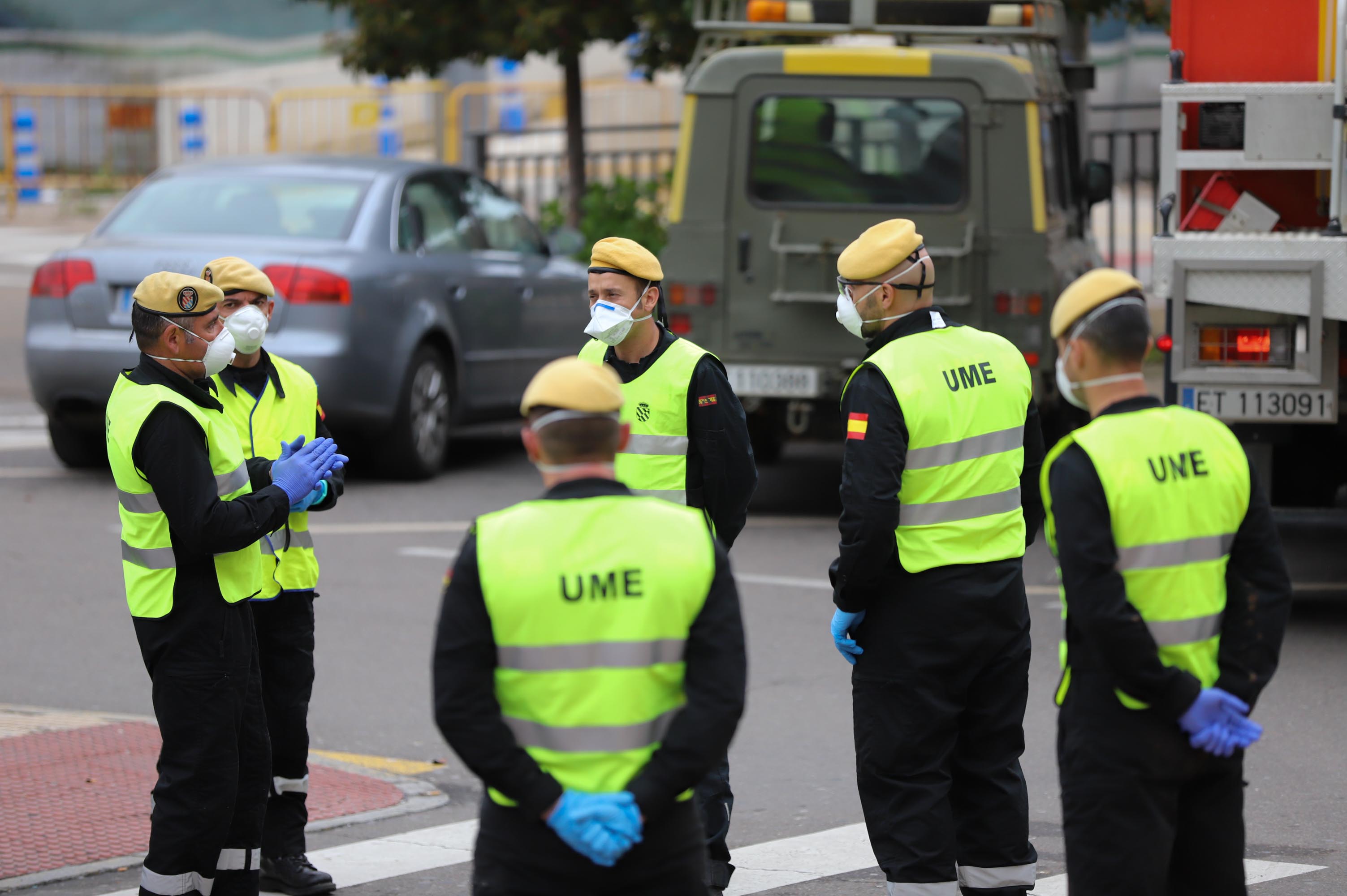 Intervención de la UME en el complejo hospitalario de Salamanca.