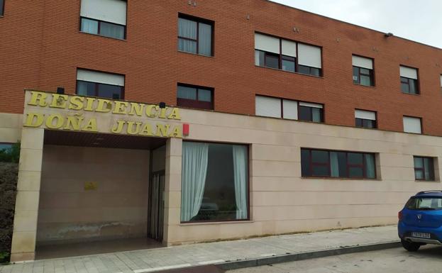 El positivo de un usuario de 85 años obliga a la Residencia Doña Juana de Palencia a aislar a sus 58 residentes