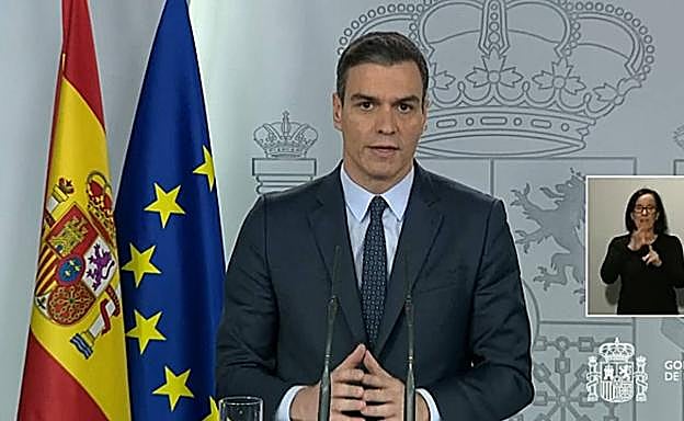 Pedro Sánchez, ayer tras la videoconferencia con los presidentes de las comunidades autónomas.