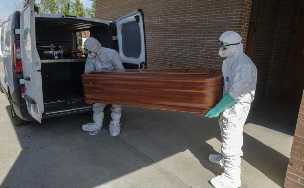 Las funerarias de la región se alían para pertrecharse ante la epidemia 