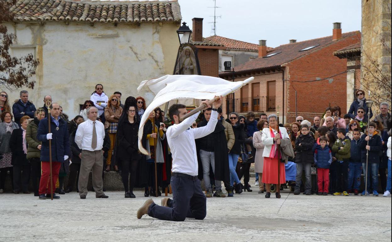 Procesión del Encuentro en la pasada Semana Santa en Astudillo. 