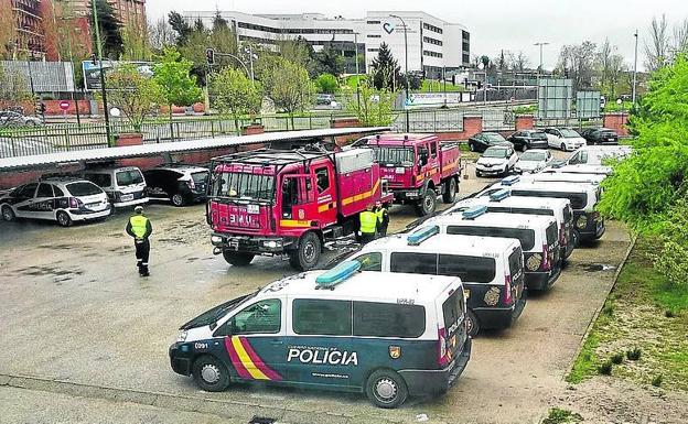 La UME desinfecta la Comisaría de Delicias tras el contagio de al menos diez policías