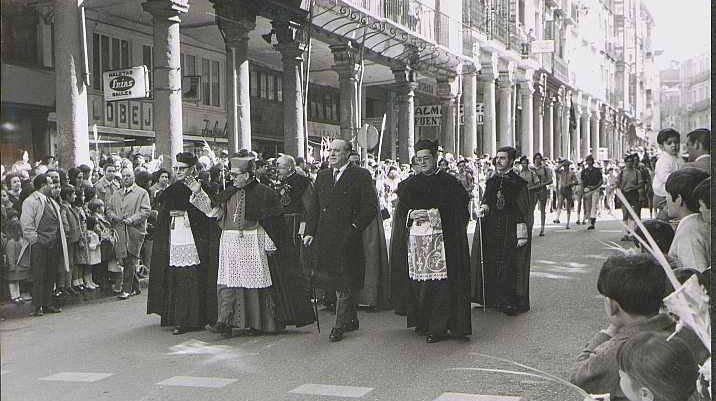 Procesión de la Borriquilla en Valladolid en la década de los setenta. 