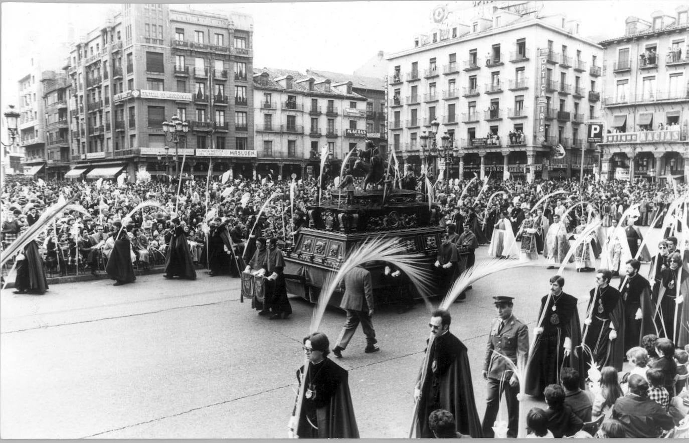 Procesión de la Borriquilla en Valladolid en la década de los setenta. 