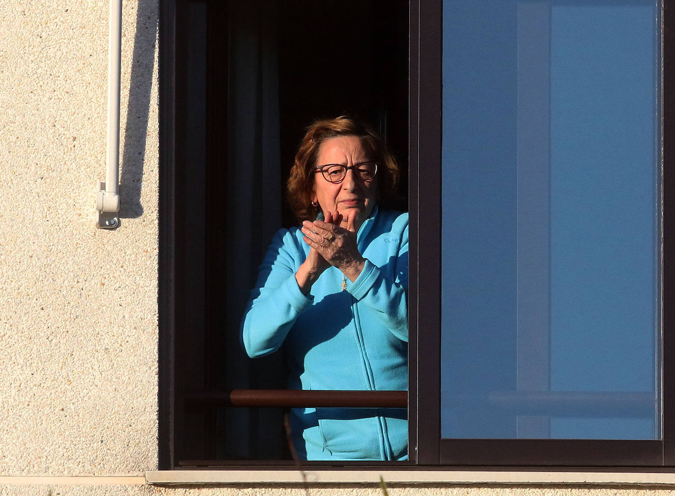 Los aplausos de las ocho, la cita ineludible del día. 