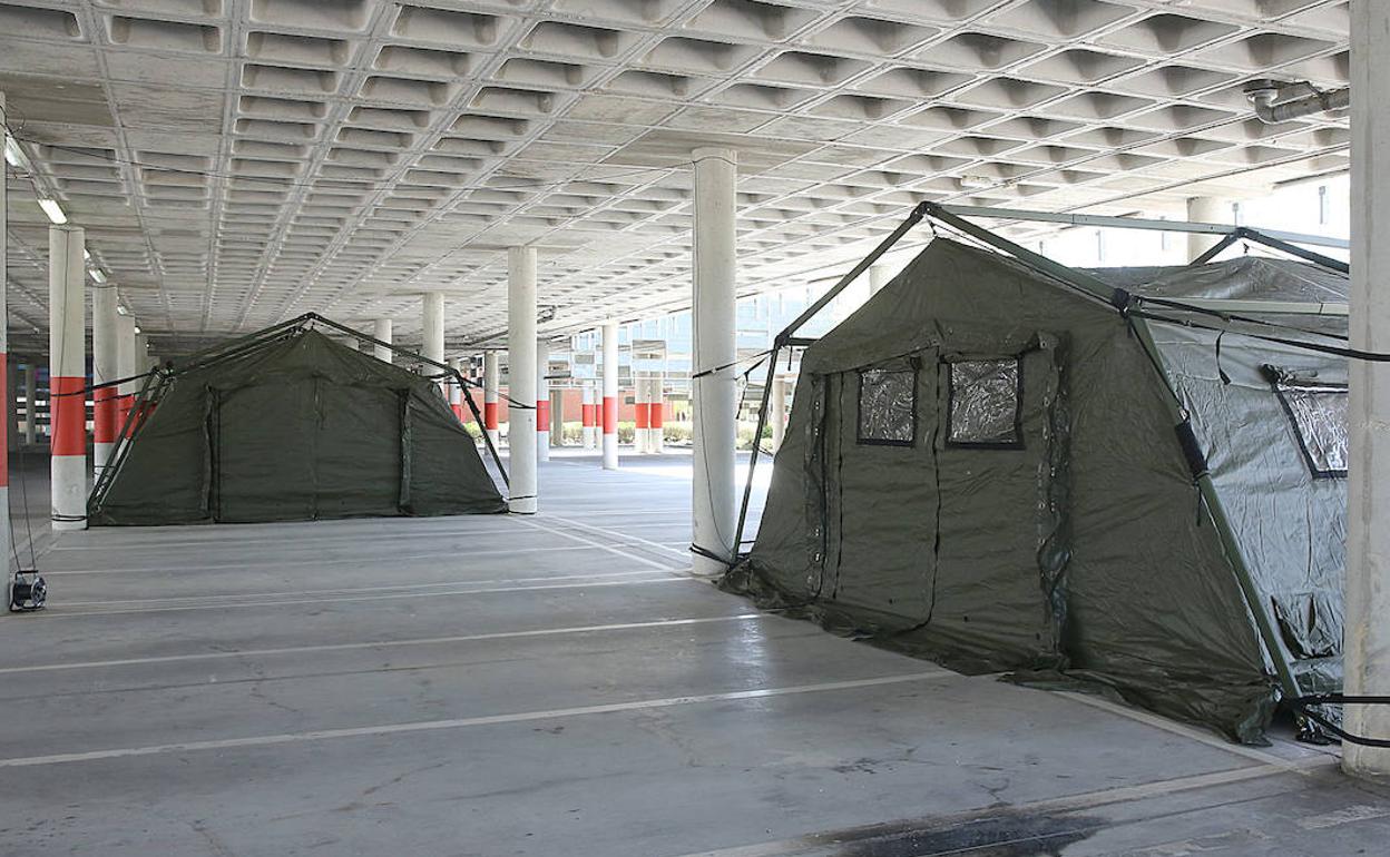 Coronavirus en Valladolid: Instaladas cuatro tiendas en el parking del Río Hortega de Valladolid para realizar test rápidos