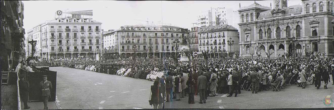 Imágenes de Pregón y el Sermón de las Siete Palabras en Valladolid en la década de los 70. 