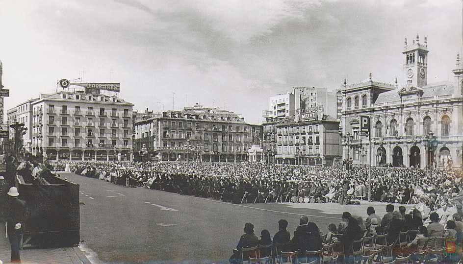 Imágenes de Pregón y el Sermón de las Siete Palabras en Valladolid en la década de los 70. 