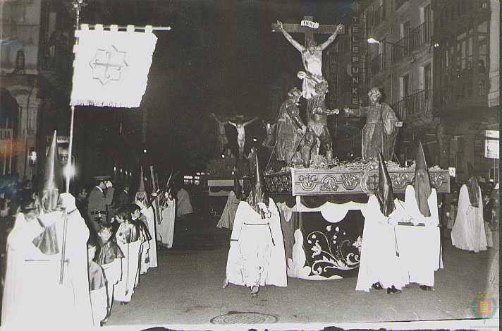 Cortejo de la Procesión General del Viernes Santo en los años 70 en Valladolid. 