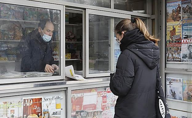 Los quioscos permacen abiertos durante este periodo de confinamiento. 