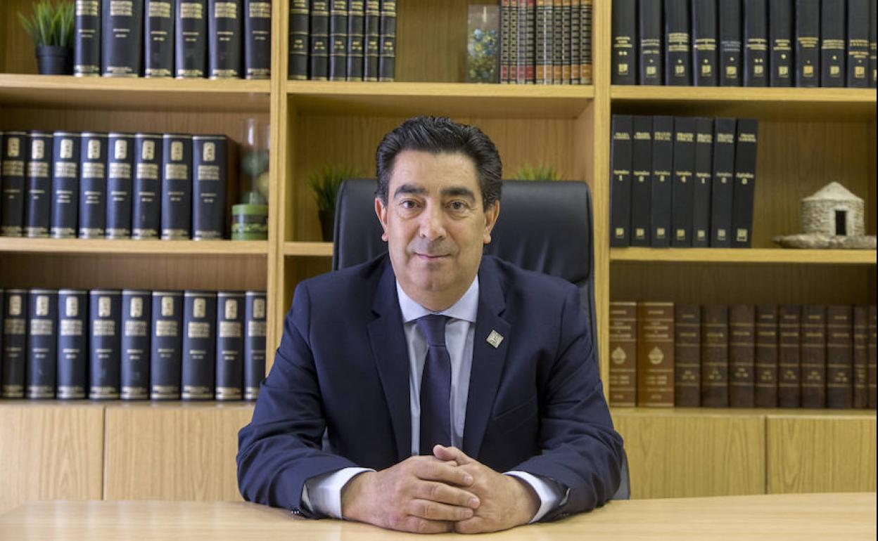 «Lo más sensato mientras dure esta emergencia es suprimir el pago de impuestos y las cotizaciones a la Seguridad Social»