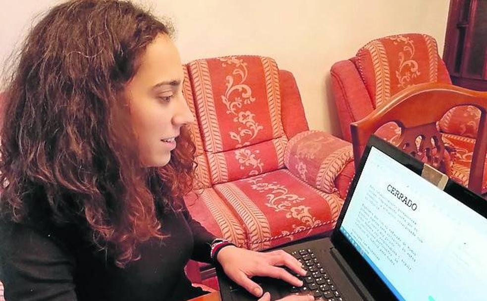 Rocío Sánchez, el día que preparó el anuncio de cierre. 