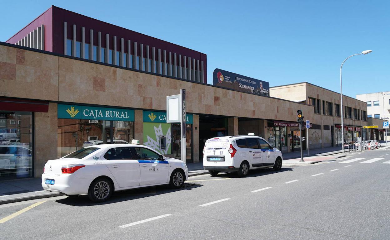 Estación de autobuses en las dársenas de Salamanca.