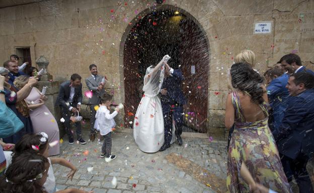 Las bodas en Salamanca se trasladan «de manera casi masiva» a septiembre y octubre