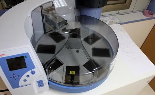 Nueva máquina para análisis de PCR en el Hospital General de Segov