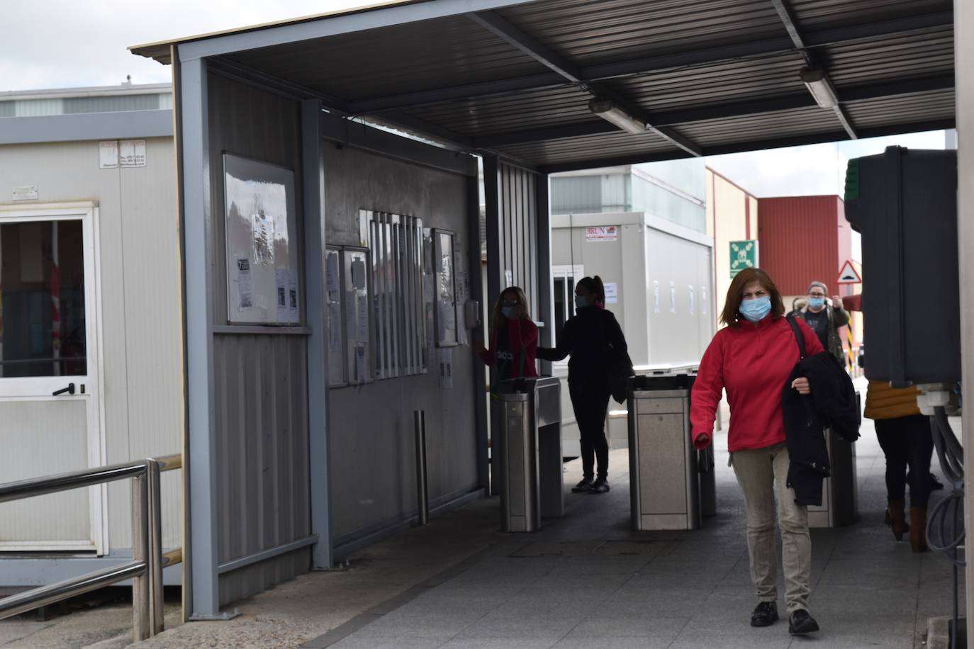 El ajetreo de las fábricas de galletas dan algo de movimiento a la villa.