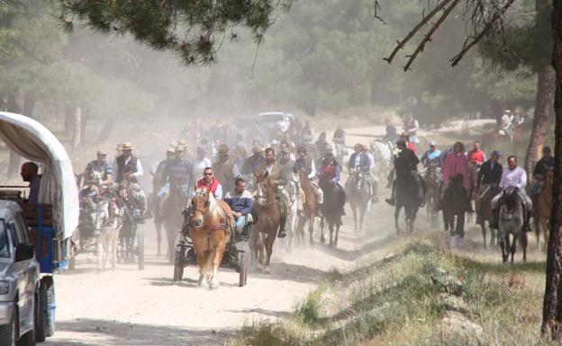 Nava de la Asunción se queda sin su feria de primavera por primera vez en 29 años