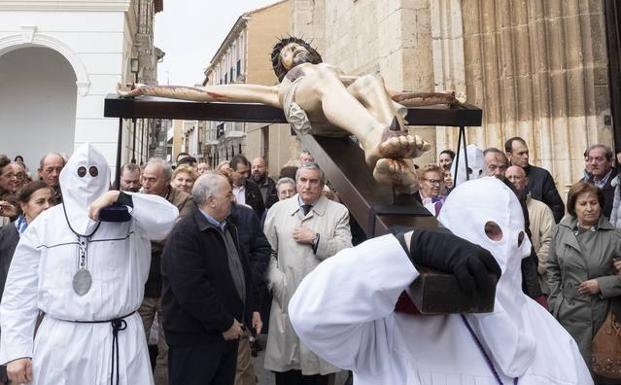 Imagen. Vía Crucis y la Procesión del Encuentro de Jesús Camino del Calvario con su Madre en Medina de Rioseco. 