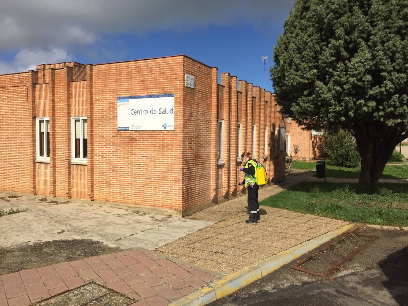 La UME interviene en centros de salud de la provincia de Palencia.