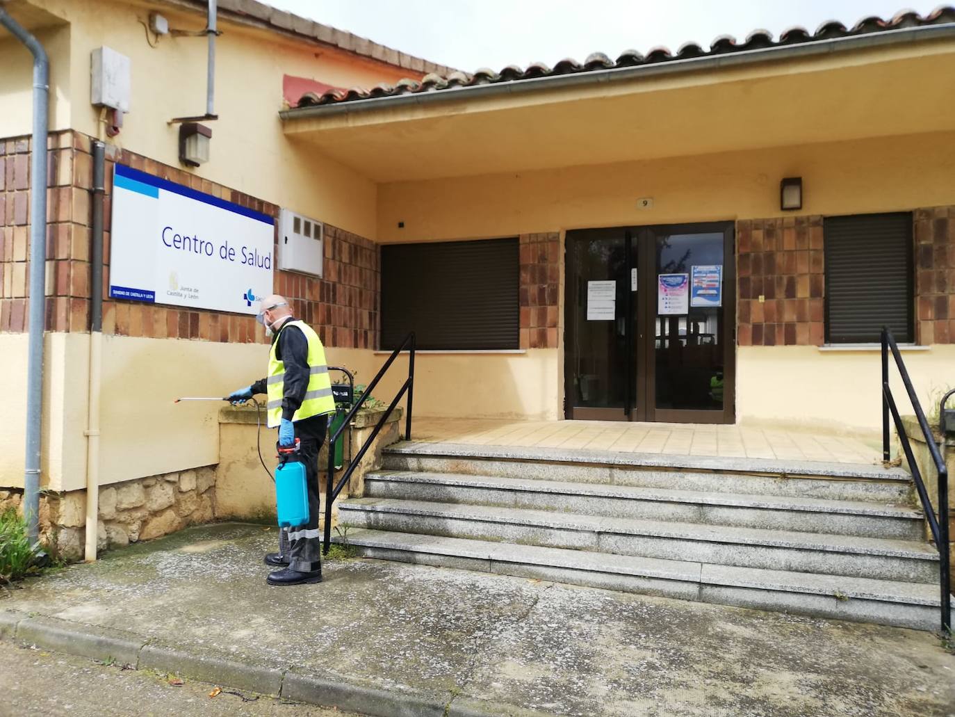 La UME interviene en centros de salud de la provincia de Palencia.