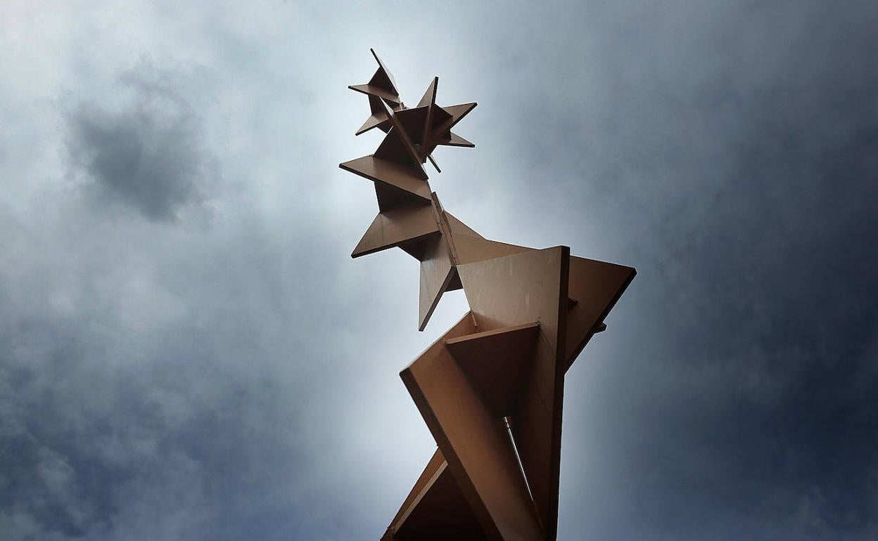 'Siroco', escultura de Feliciano Álvarez en la estación de trenes de Valladolid.