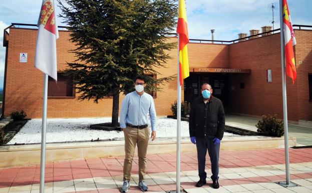 Los grupos popular y socialista de Carrascal de Barregas donan su asignación municipal para comprar mascarillas
