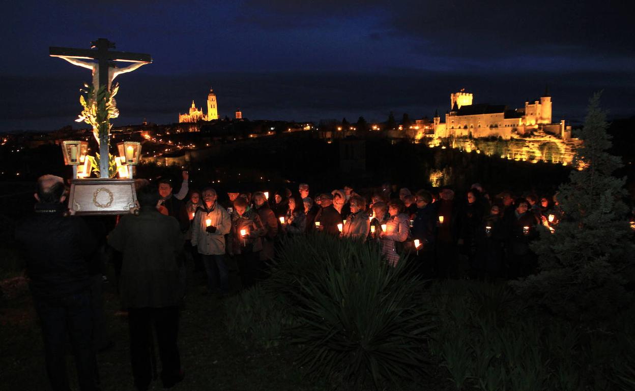 El vía crucis de la huerta de los Carmelitas, en todo su esplendor. 