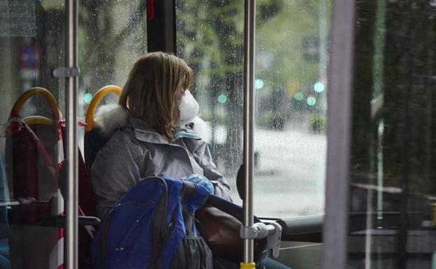 Sanidad aconseja llevar mascarilla en el transporte público