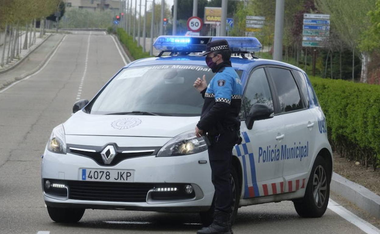 Coronavirus en Castilla y León: La Junta entrega material de protección a policías, bomberos, protección civil y psicólogos
