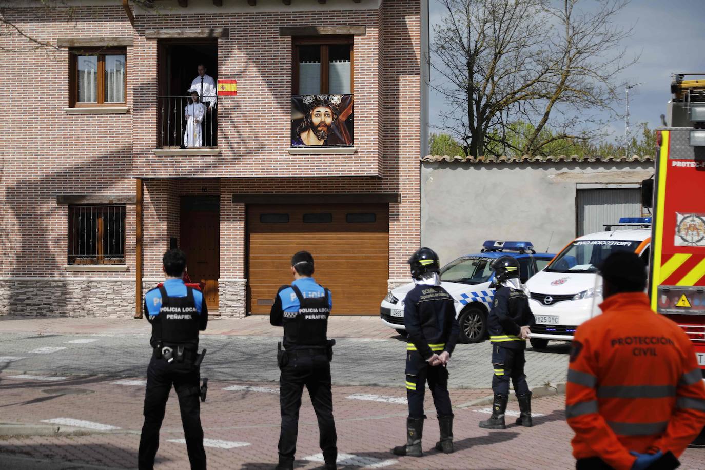 Simbólica Bajada del Ángel en Peñafiel.
