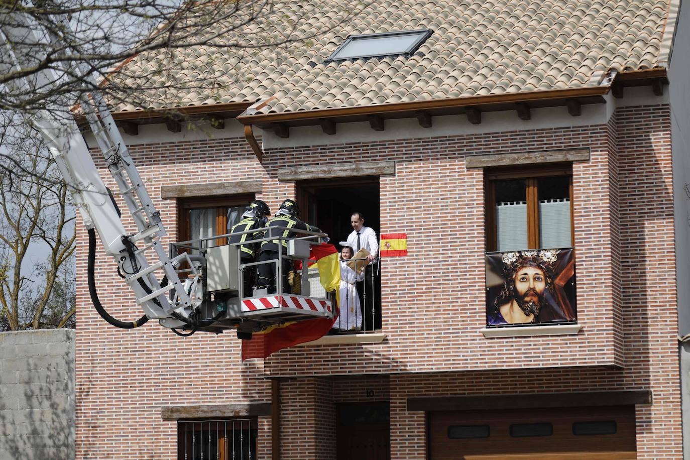 Simbólica Bajada del Ángel en Peñafiel.