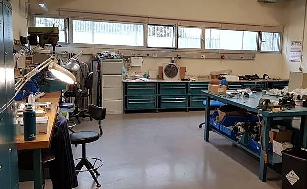 Taller de trabajos eléctricos, en las dependencias del hospital Clínico. 