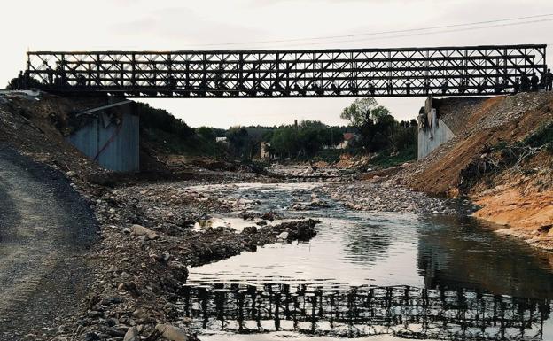 El Regimiento de Ingenieros 11 de Salamanca contribuye a la instalación de un puente provisional en Tarragona