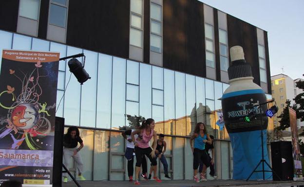 Cocina, baile y magia entre las actividades propuestas en el programa municipal 'Salamanca a Tope Indoor' para esta semana