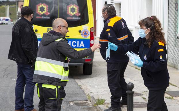 Protección Civil de La Granja: «Trasladamos a pacientes desde el centro de salud al Hospital con la ambulancia municipal»