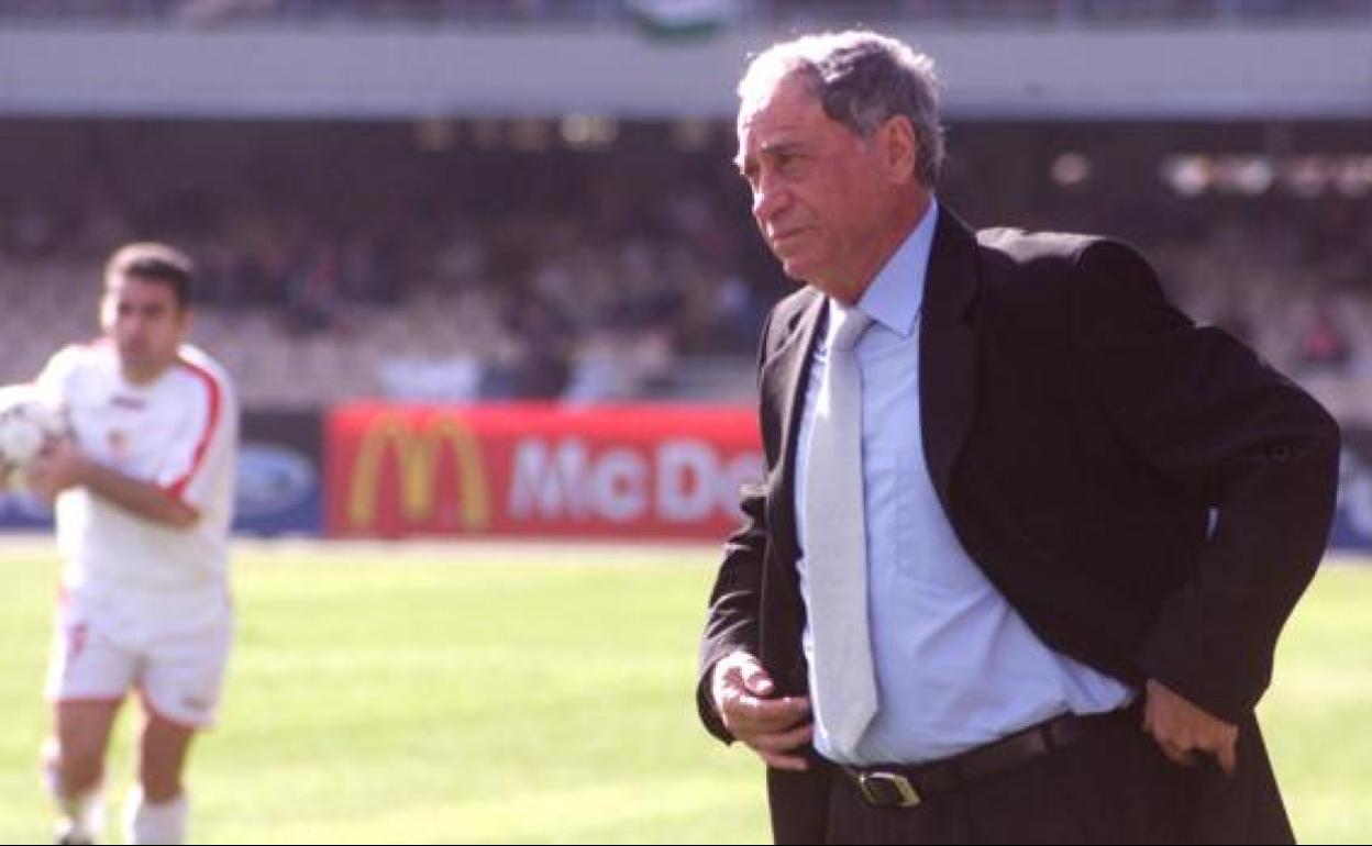 Joaquín Peiró: el exfutbolista español históricamente ligado al Atlético participó en los Mundiales del 62 y 66. Murió a los 84 años de edad. (18/03)