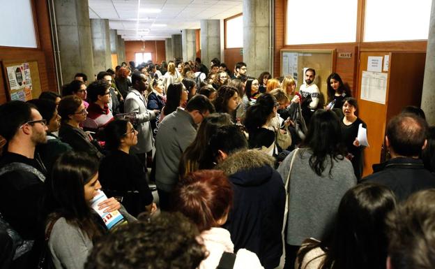 Miles de mensajes hacen 'trending topic' la queja de los estudiantes de la UVA por los exámenes