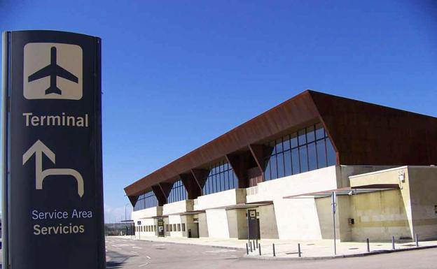 El aeropuerto de Salamanca cierra por el coronavirus y solo operará bajo demanda