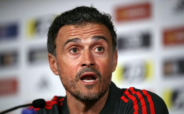 Luis Enrique se baja el sueldo un 25%