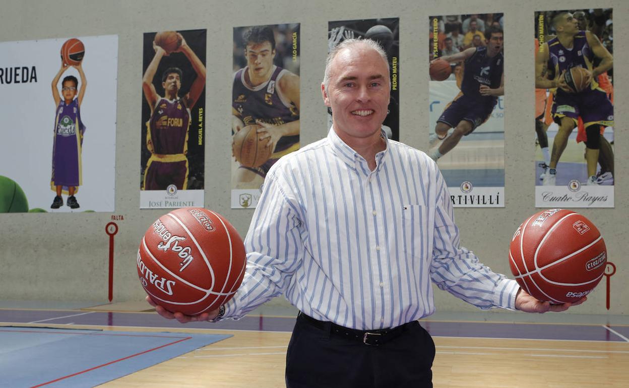 Mike Hansen, en el frontón del polideportivo Pisuerga. 